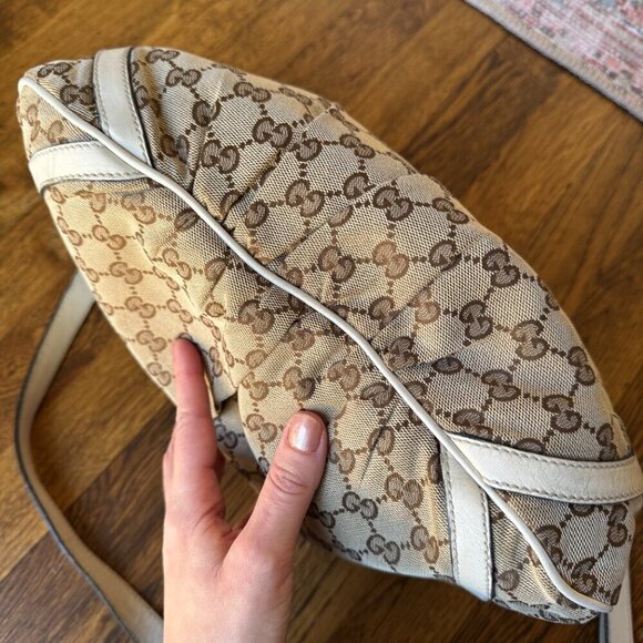GUCCI GG Canvas Crossbody Abbey Bag - Picture 3 of 14